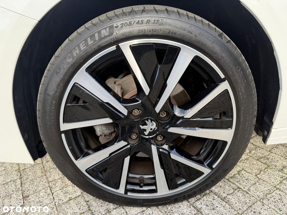 Peugeot 208 PureTech 100 Style - 27