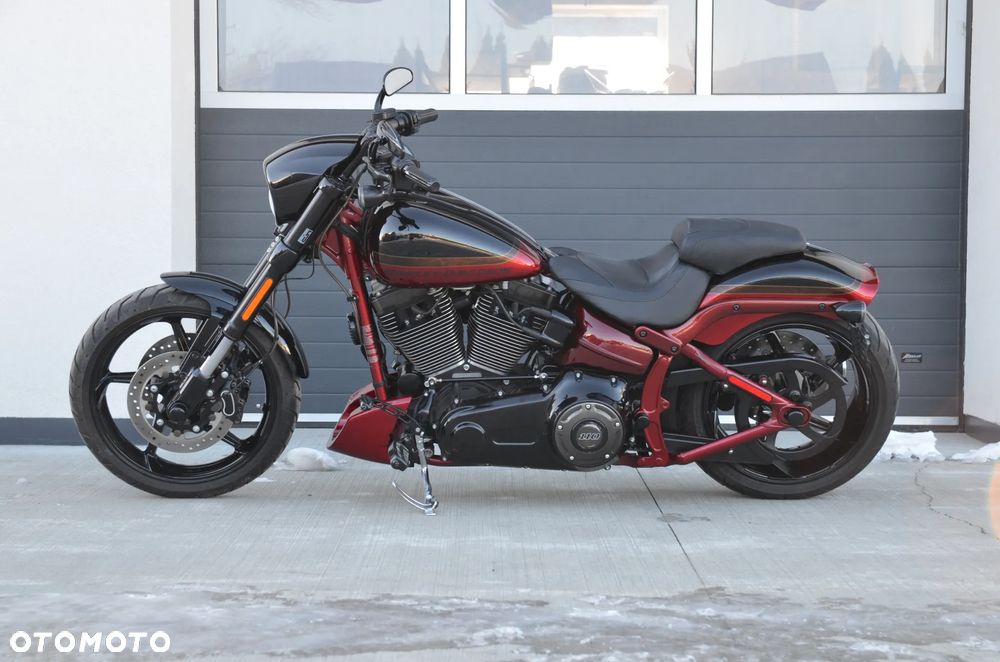 Harley-Davidson Softail Breakout - 9