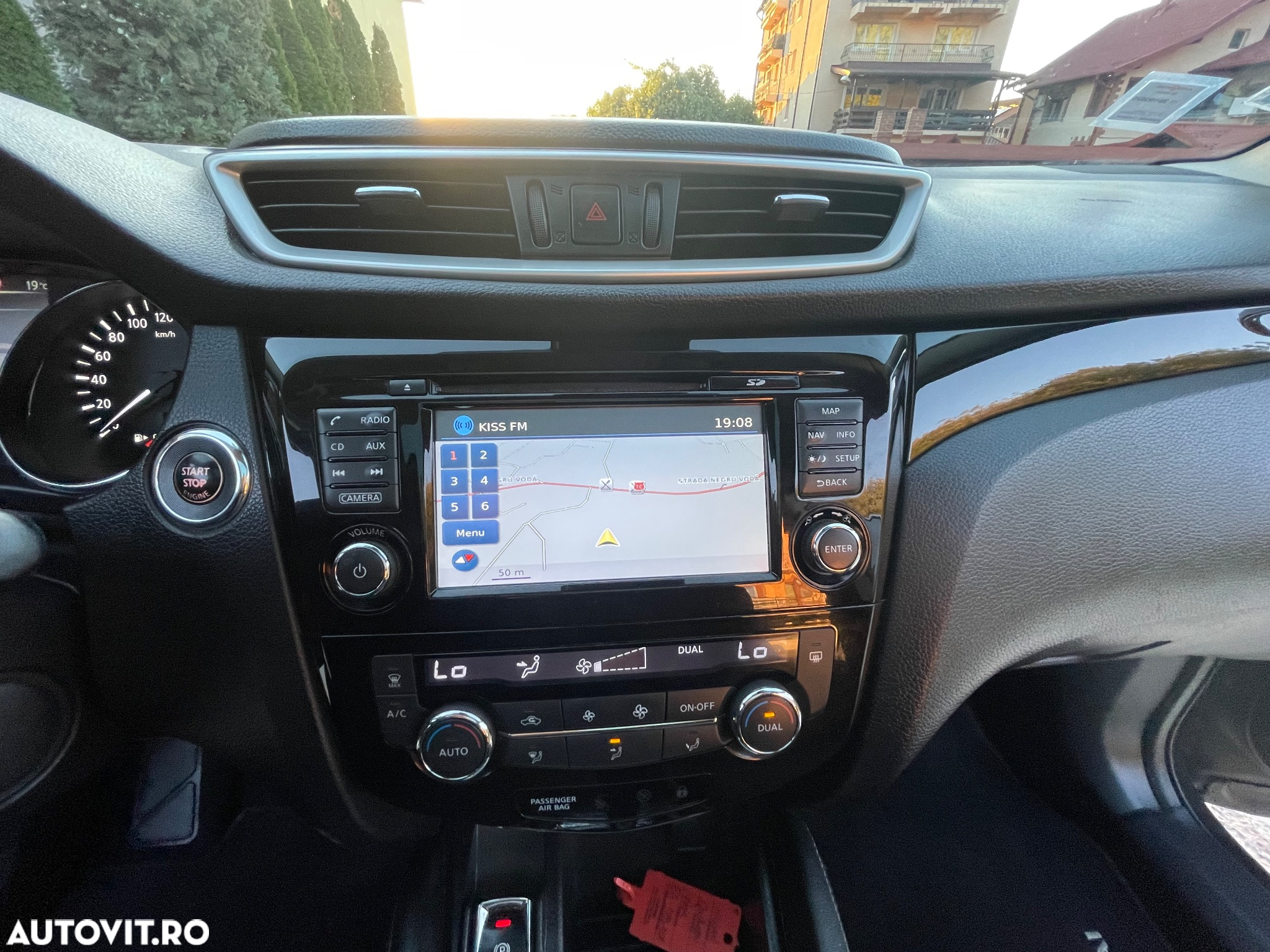 Nissan Qashqai 1.6 DCI Start/Stop X-TRONIC Tekna - 31