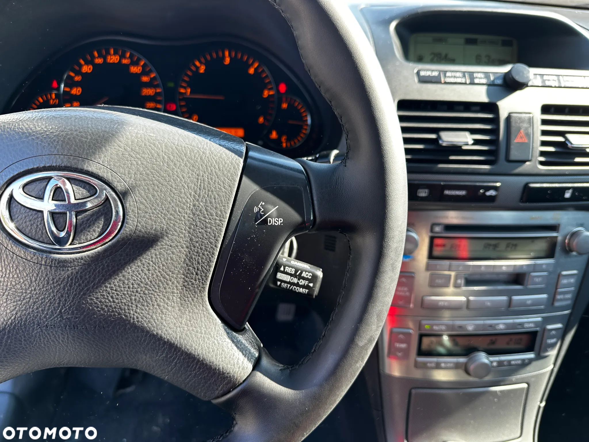 Toyota Avensis - 10