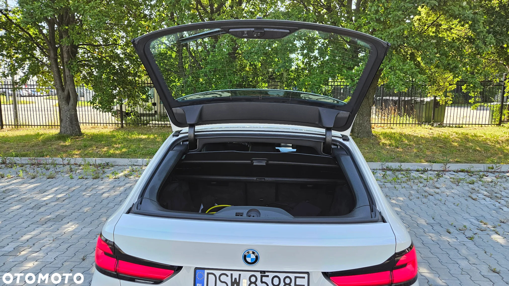 BMW Seria 5 520e - 23