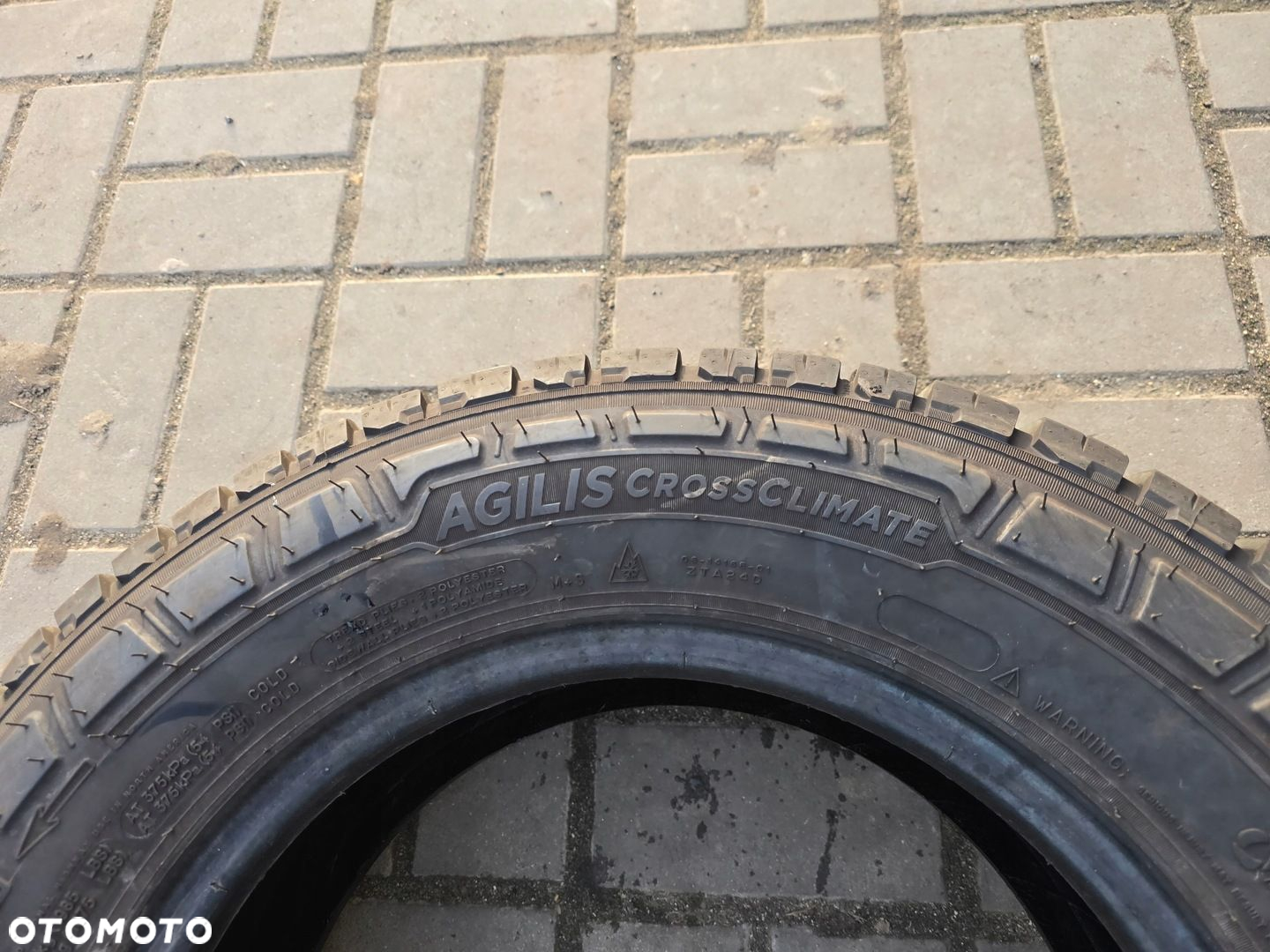 MICHELIN AGILIS CROSSCLIMATE 215/65R15C 104/102T 8,5mm 1X 23R - 3