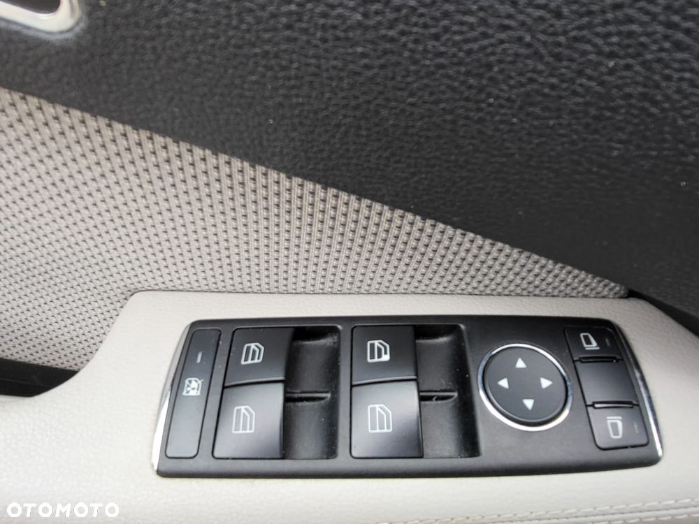 Mercedes-Benz Klasa E 350 CDI 4-Matic Avantgarde - 33