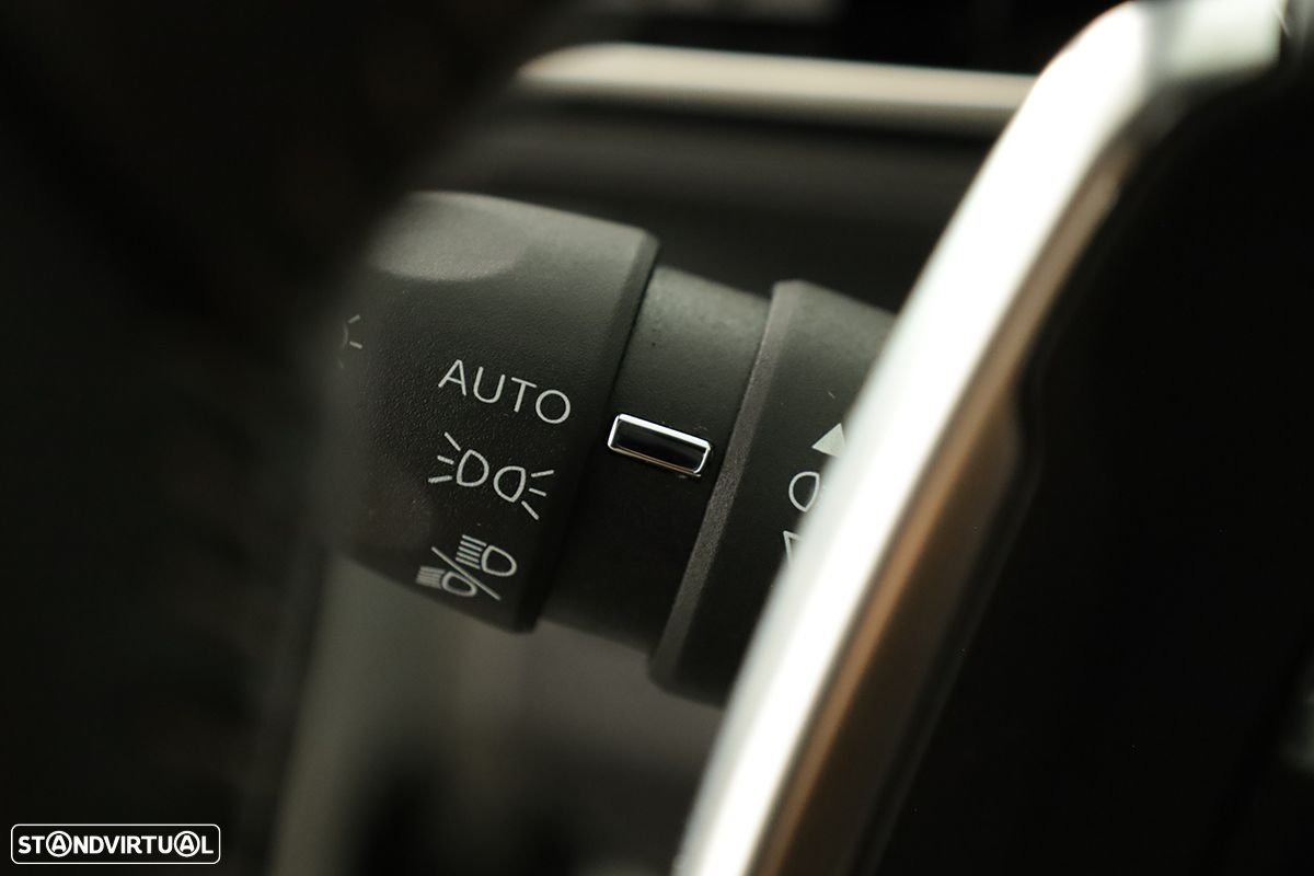 Peugeot 5008 1.2 Hybrid Allure Pack e-DCS6 - 17