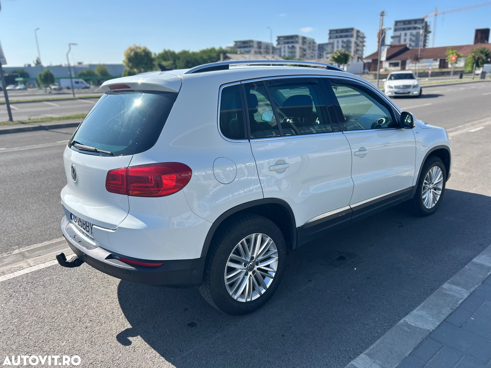 Volkswagen Tiguan 2.0 TDI DPF 4Motion BlueMotion Technology Cup Sport & Style - 4