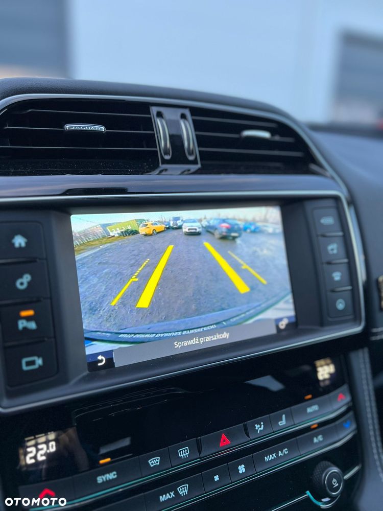 Jaguar F-Pace 2.0 i4D AWD R-Sport - 29