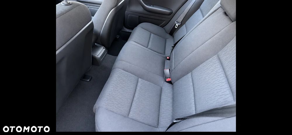 Audi A4 Avant 1.8 T - 10