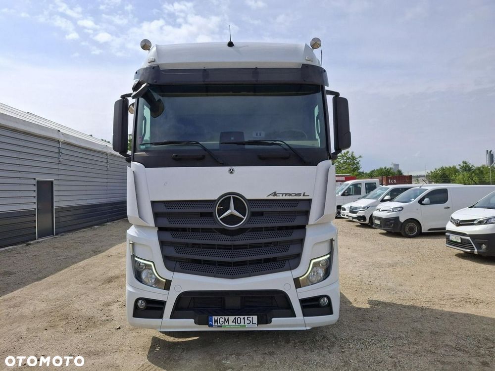 Mercedes-Benz Actros - 2