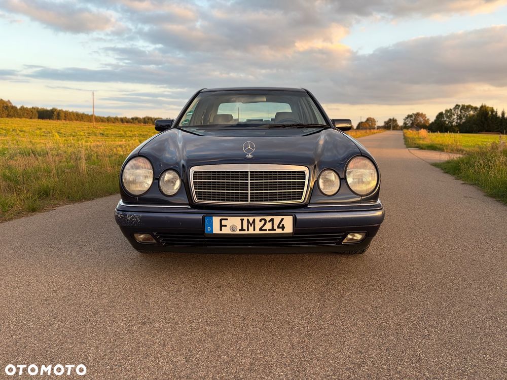 Mercedes-Benz Klasa E - 3