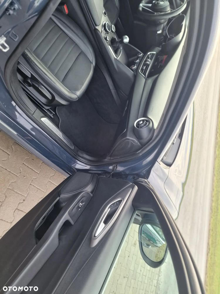 Alfa Romeo Giulia 2.2 D Turbo Super - 24