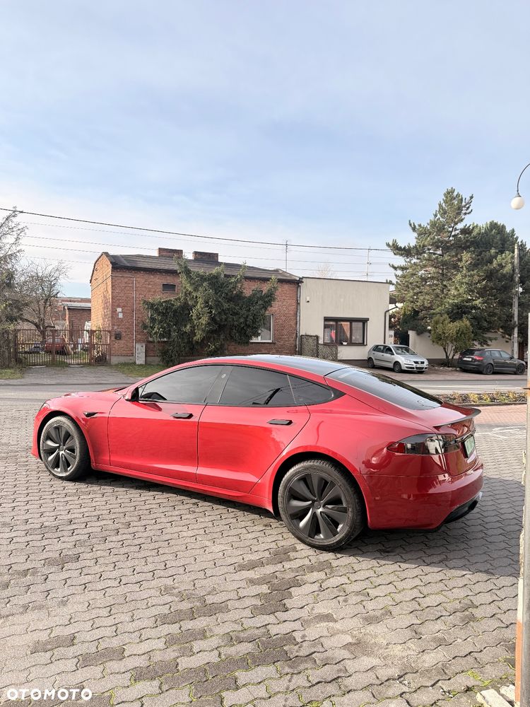Tesla Model S - 5