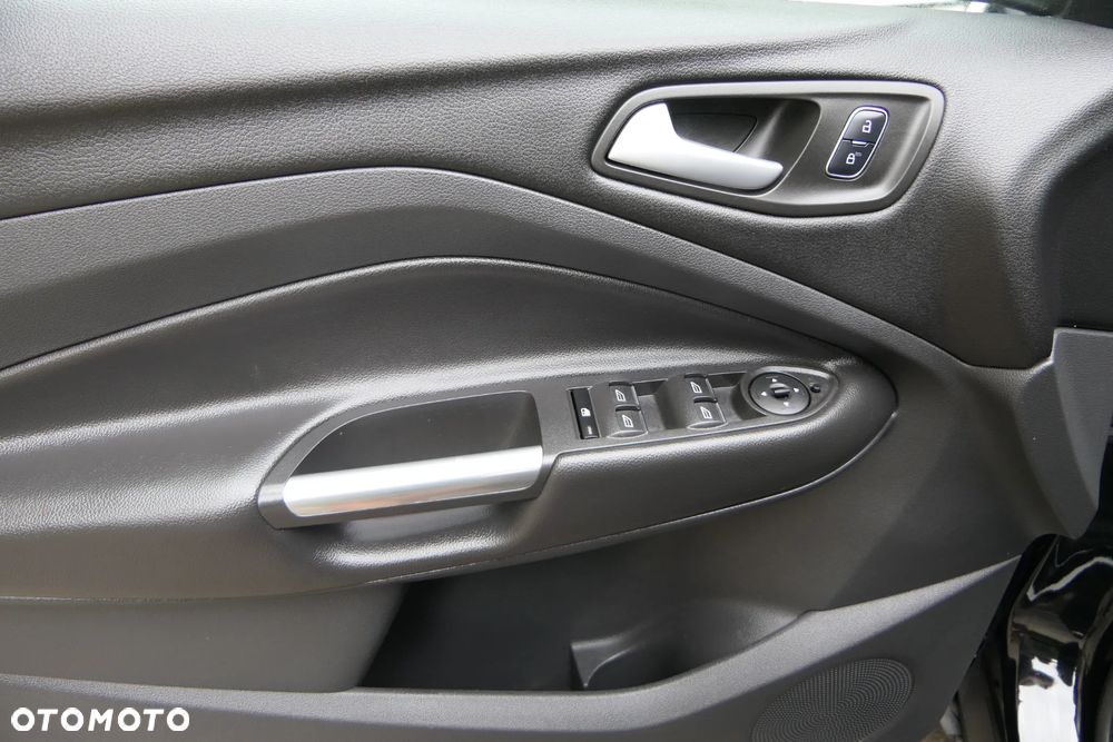 Ford Kuga 1.5 EcoBoost 2x4 ST-Line - 32