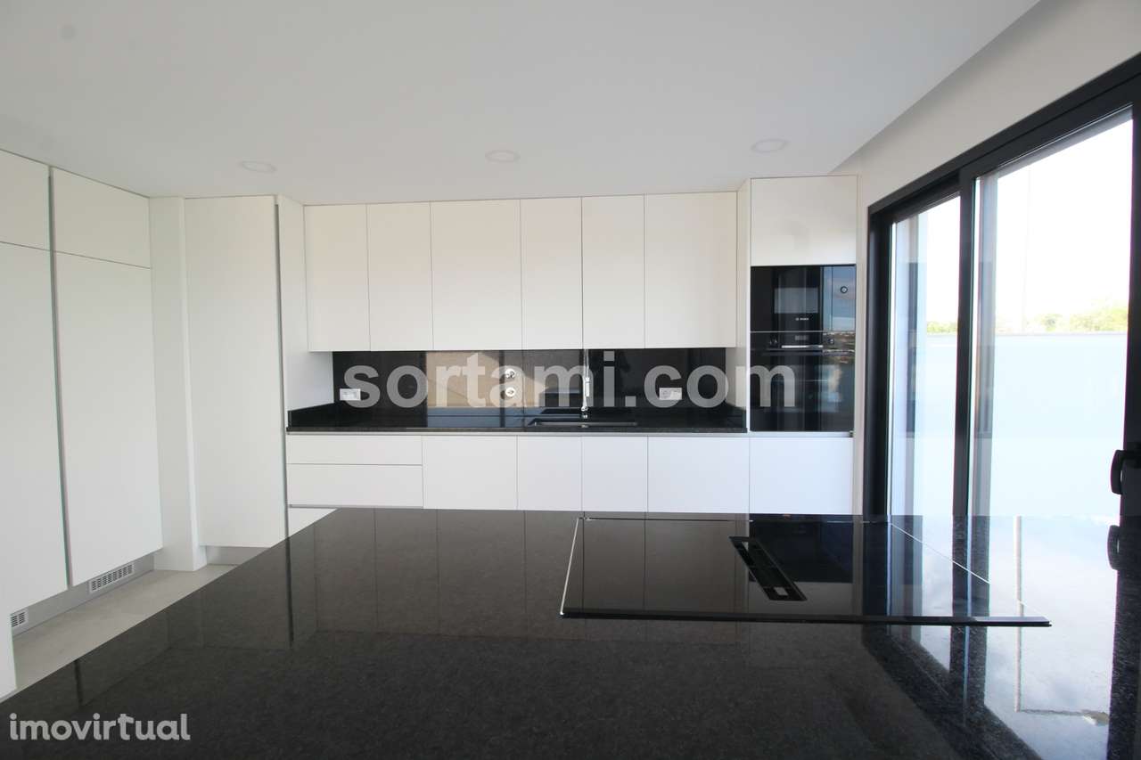 Moradia Geminada T3+1 Venda em Mexilhoeira Grande,Portimão - Grande imagem: 5/51