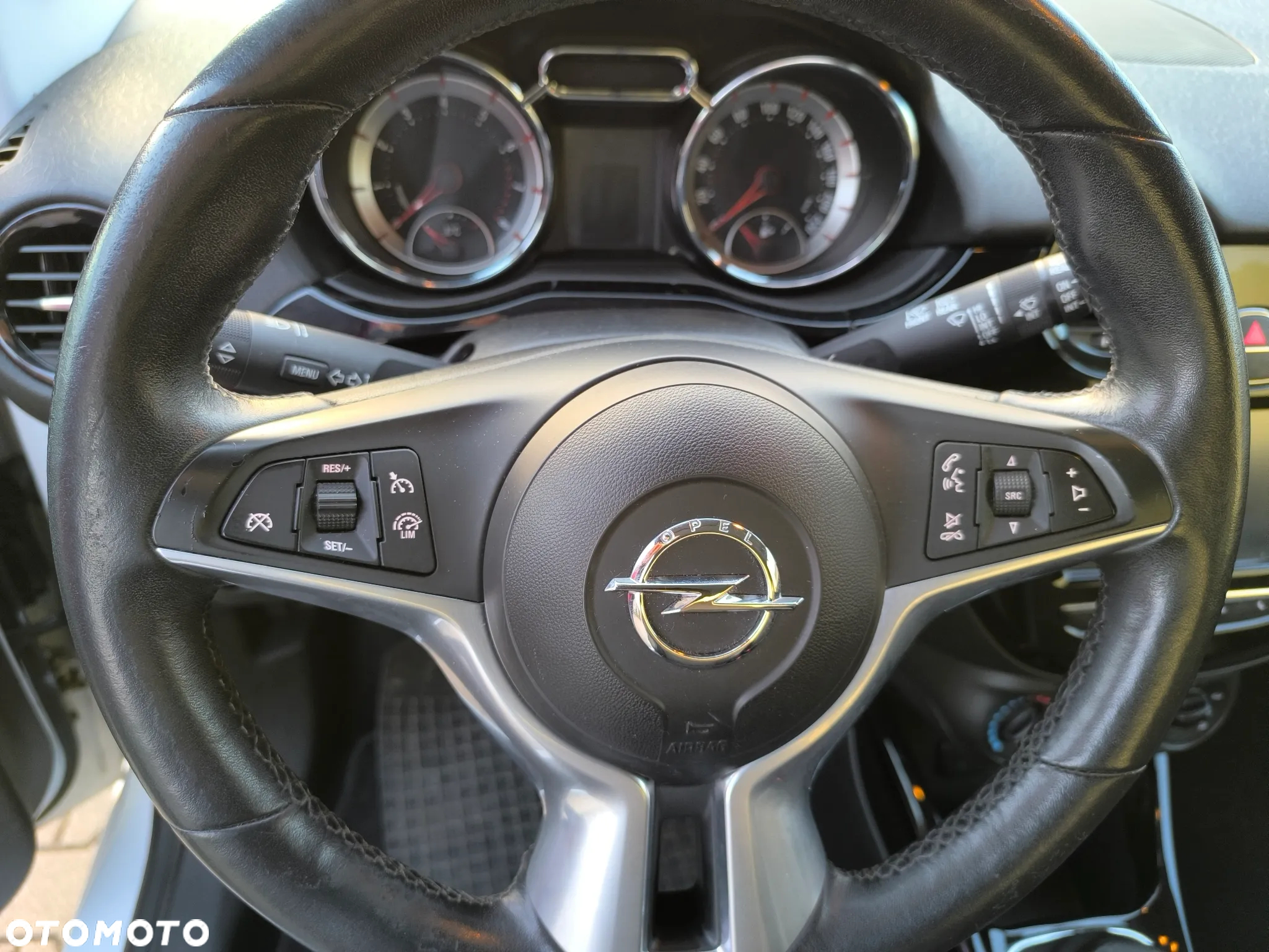 Opel Adam 1.2 Black Jack - 12