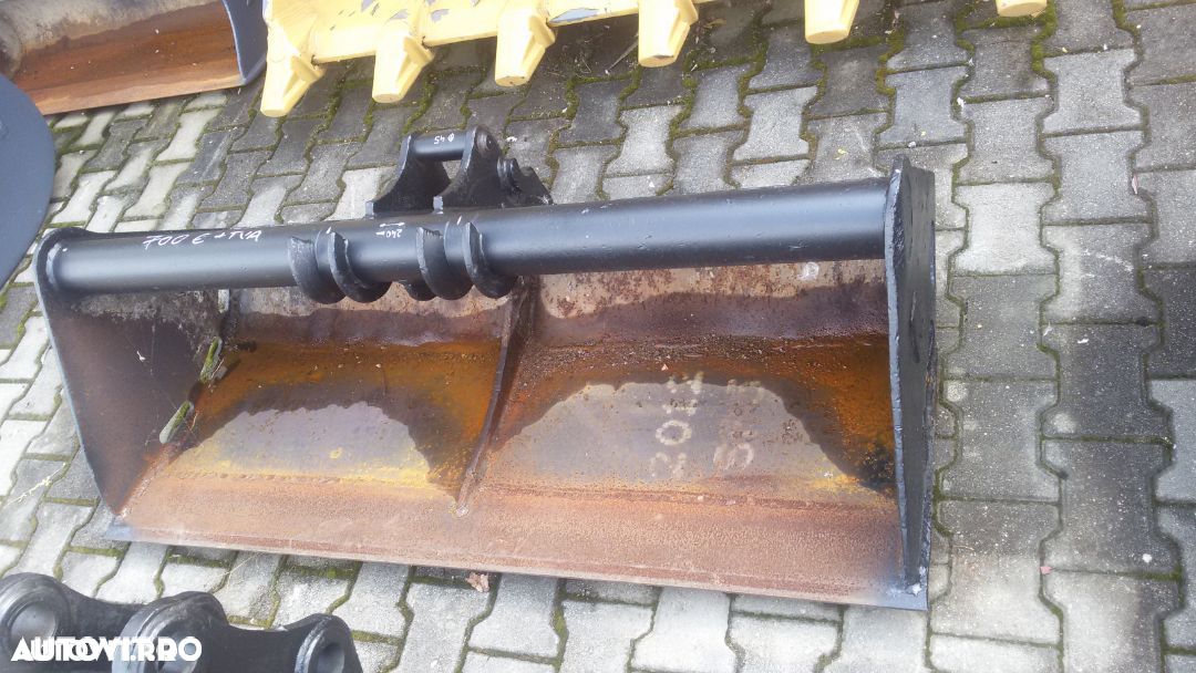 Cupa taluz excavator 7-9 tone - 1