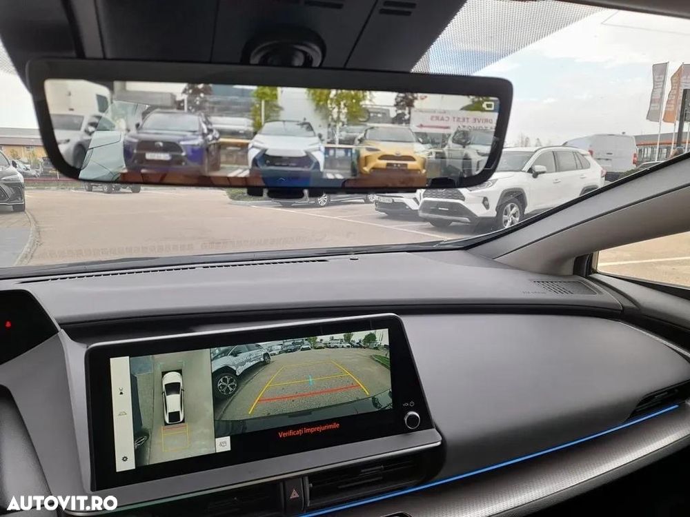Toyota Prius 2.0 FWD PHEV Exclusive - 12