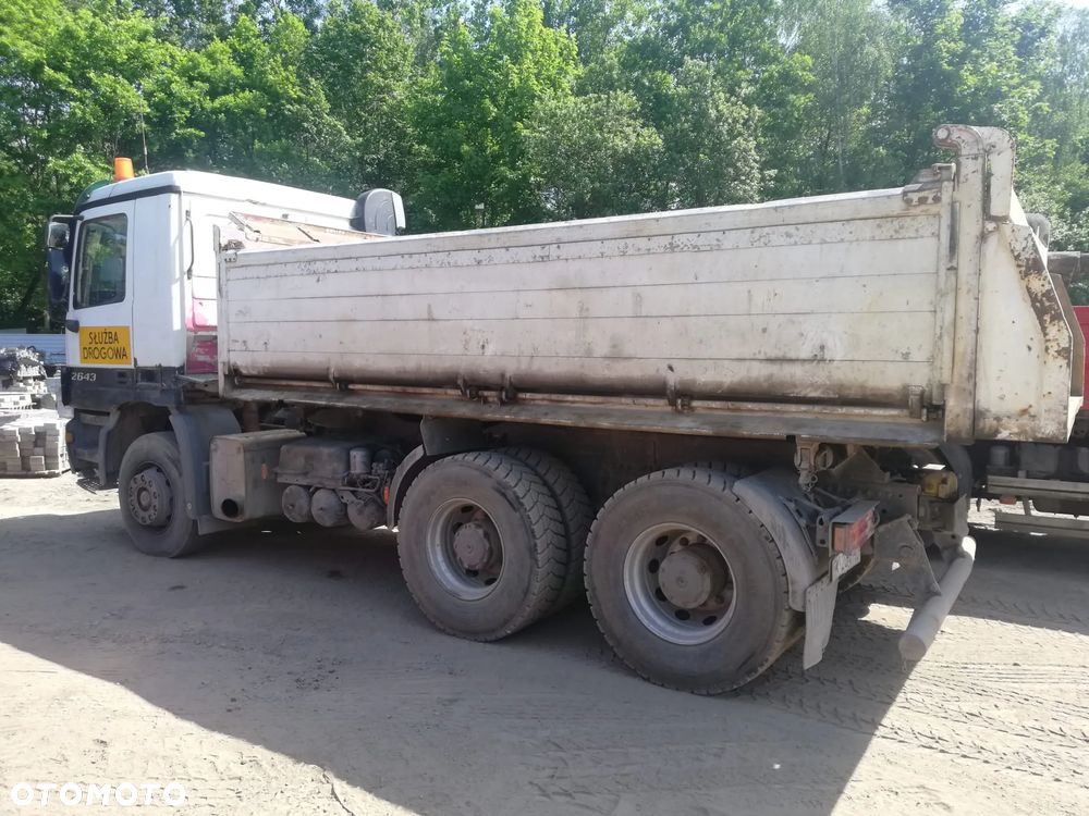 Mercedes-Benz Actros - 11