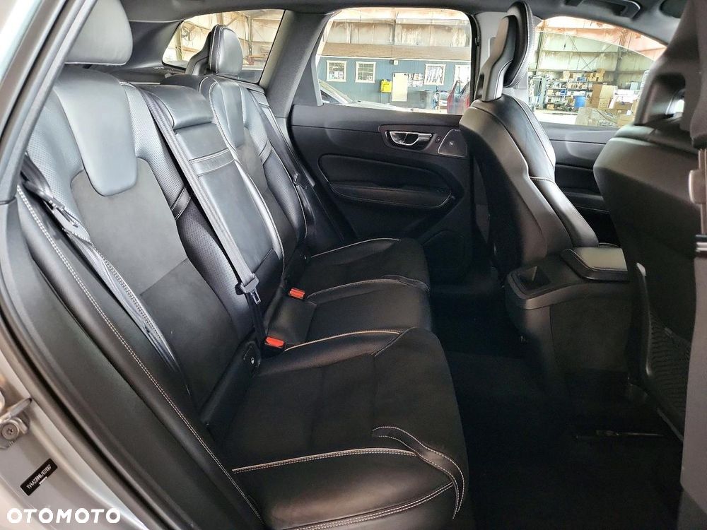 Volvo XC 60 T6 AWD Geartronic RDesign - 10