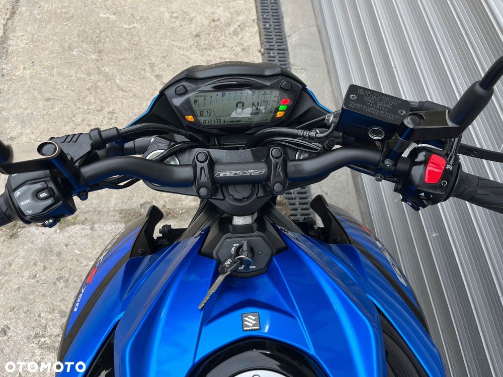 Suzuki GSX - 37