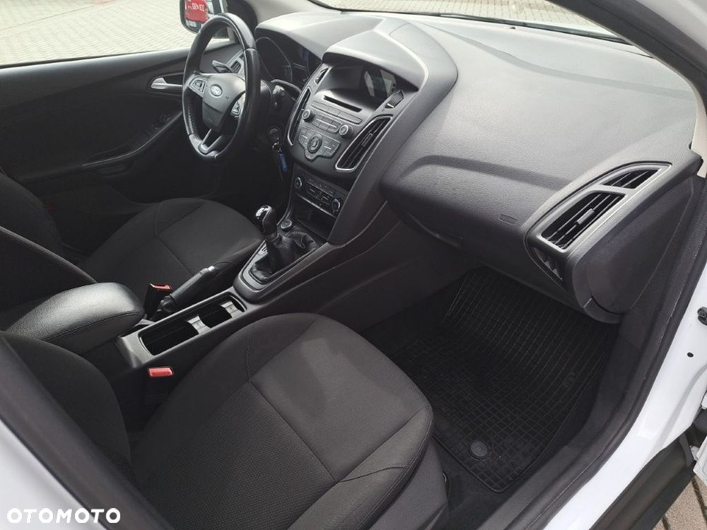 Ford Focus 1.6 Trend - 17