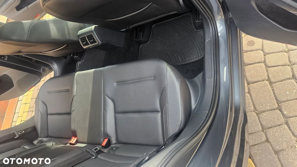 Volkswagen Golf - 25