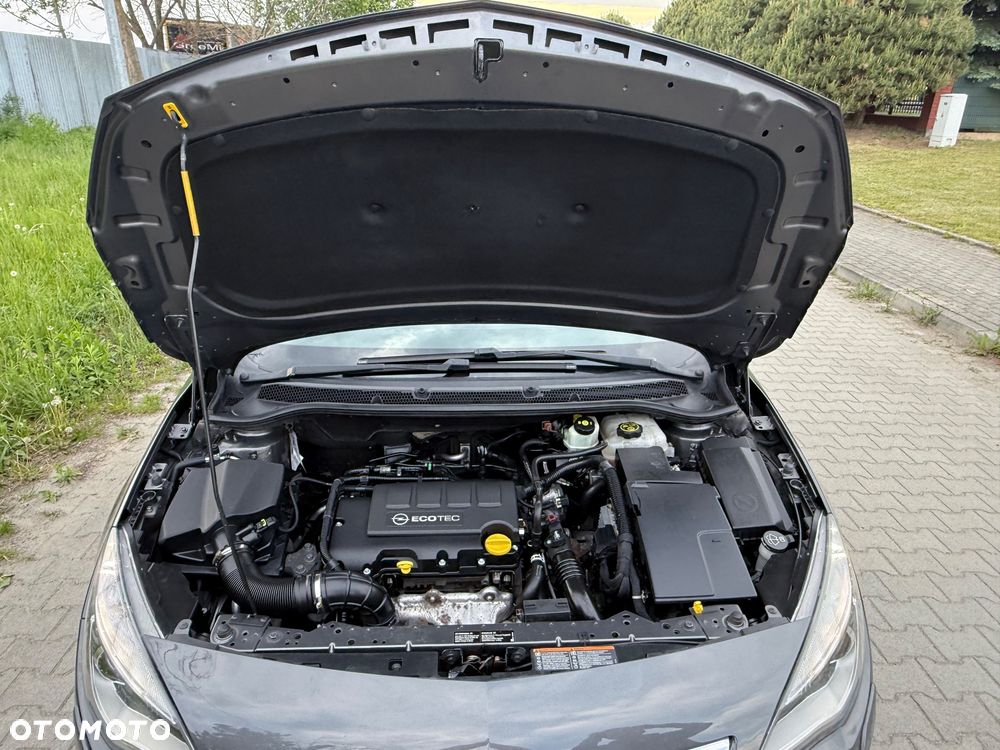 Opel Astra 1.4 Turbo Cosmo - 17