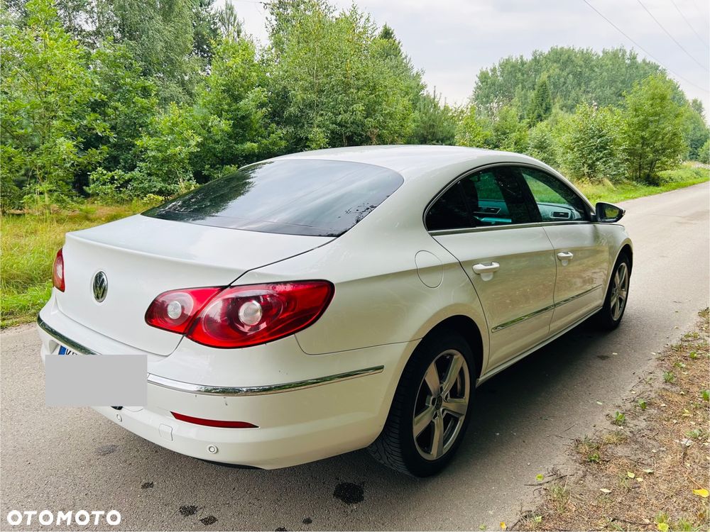 Volkswagen Passat - 4