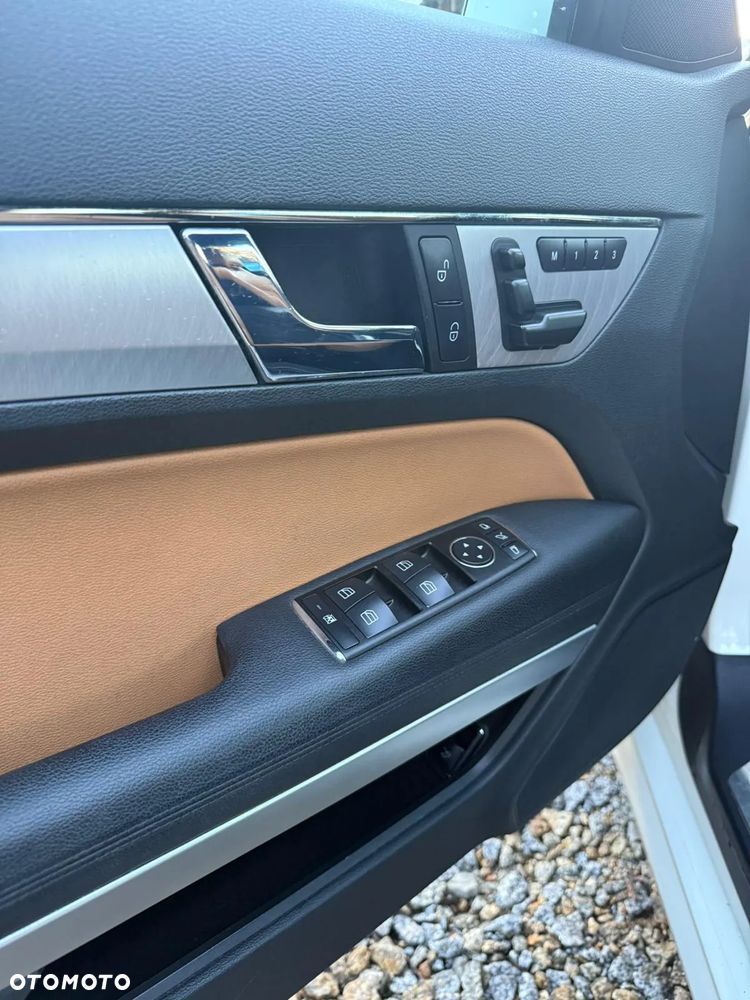 Mercedes-Benz Klasa E 250 Cabrio 7G-TRONIC Sport Edition - 6