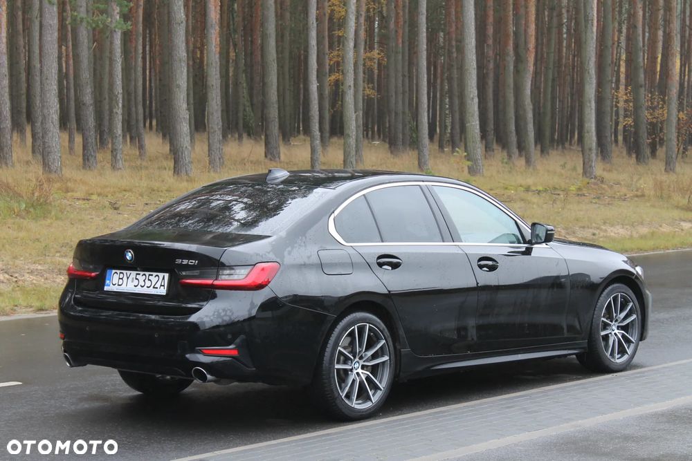 BMW Seria 3 330i - 3