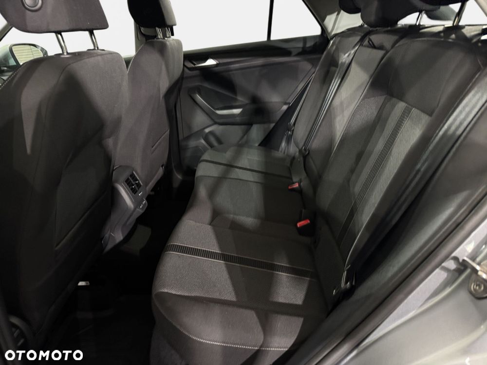 Volkswagen T-Roc - 14