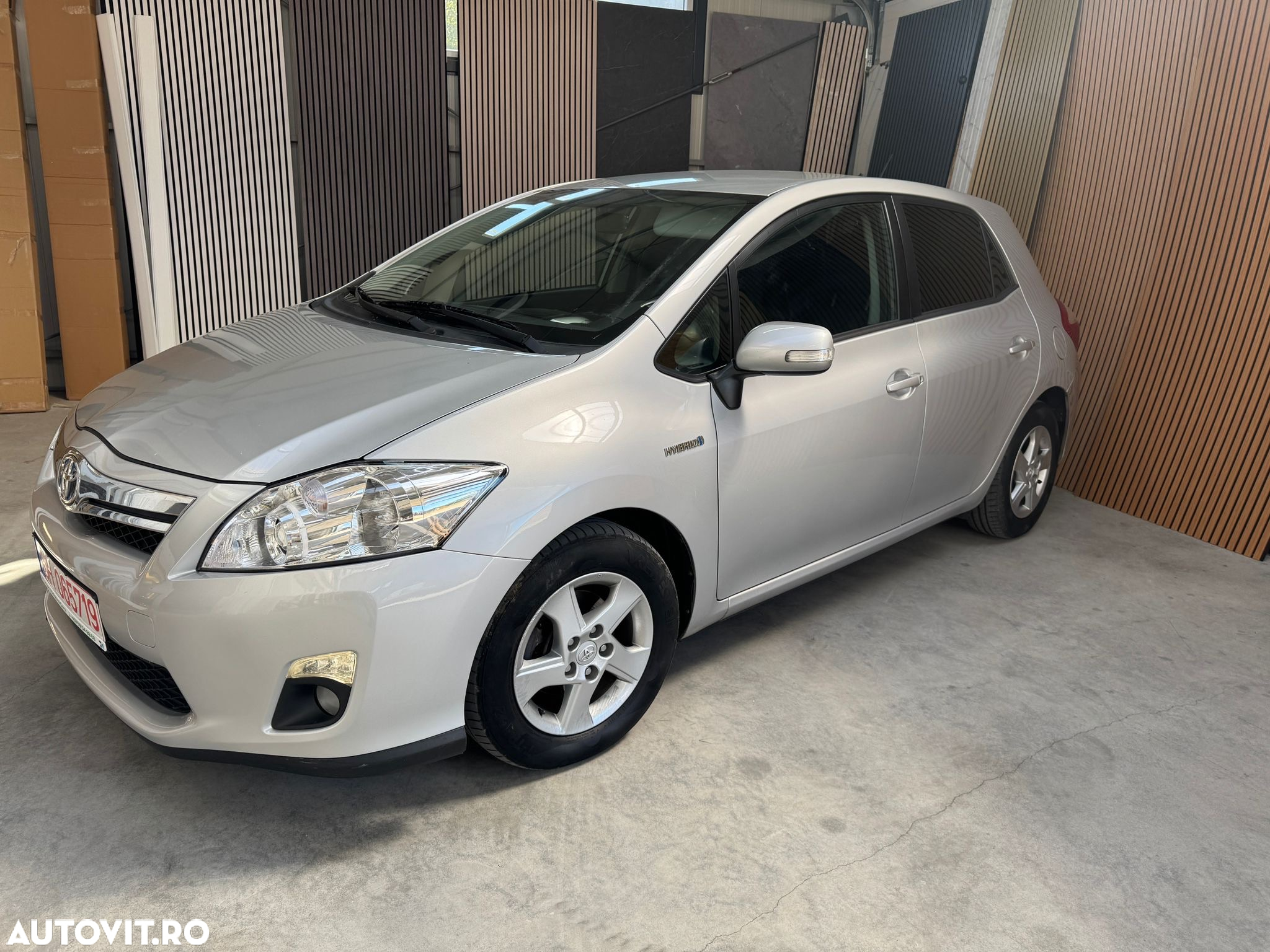 Toyota Auris 1.8 L VVT-i Hybrid Luna - 2