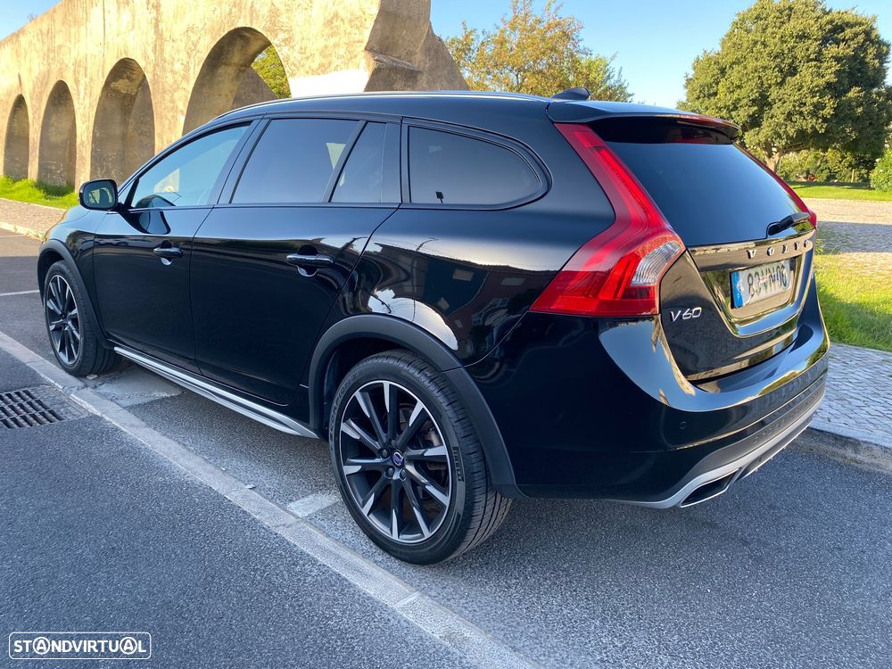 Volvo V60 D4 Geartronic Black Line - 3