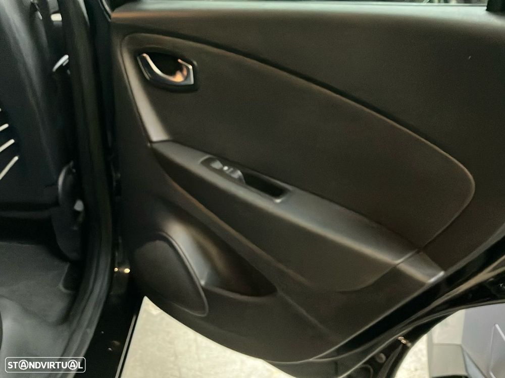 Renault Captur 1.5 dCi Exclusive EDC - 24