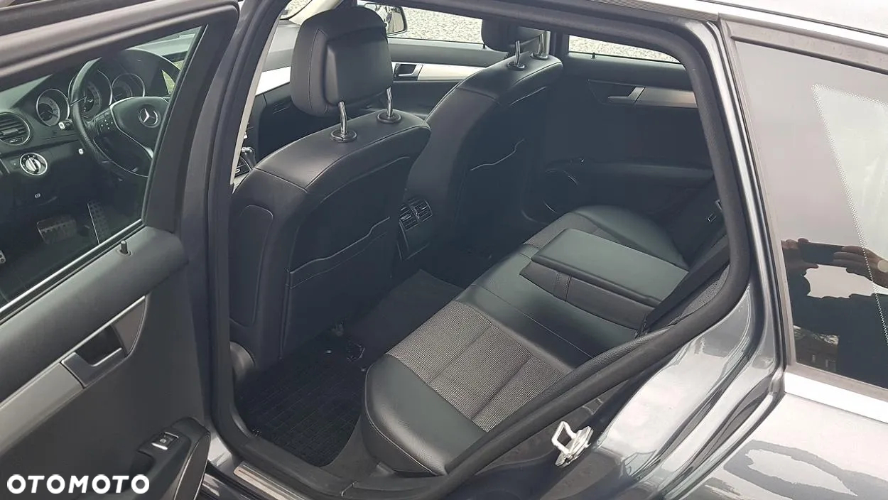 Mercedes-Benz Klasa C 220 T CDI DPF Automatik BlueEFFICIENCY Avantgarde - 23
