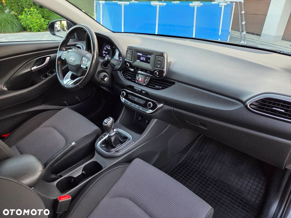 Hyundai i30 1.5 DPI Classic + - 33