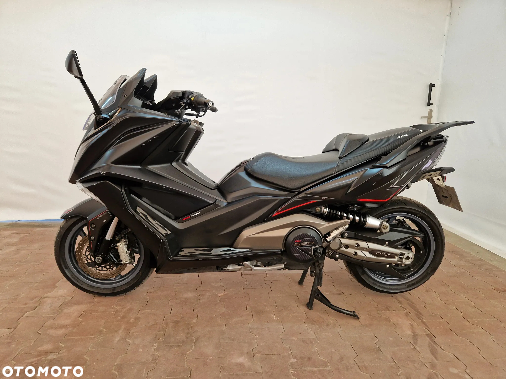 Kymco AK 550 - 3