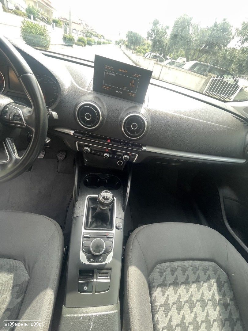 Audi A3 Sportback 1.6 TDI Advance Ultra - 19