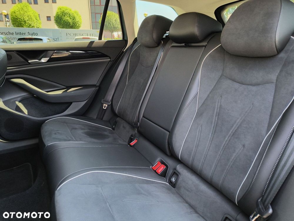 Volkswagen Passat - 25