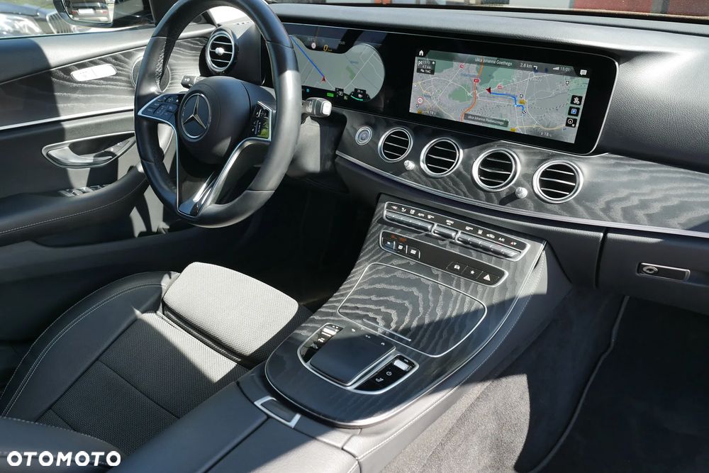 Mercedes-Benz Klasa E 300 T 9G-TRONIC Avantgarde - 16
