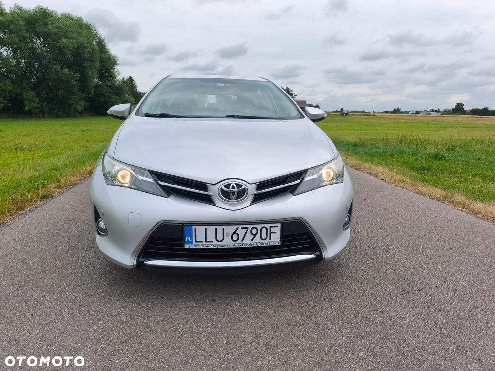 Toyota Auris 1.6 Executive - 3