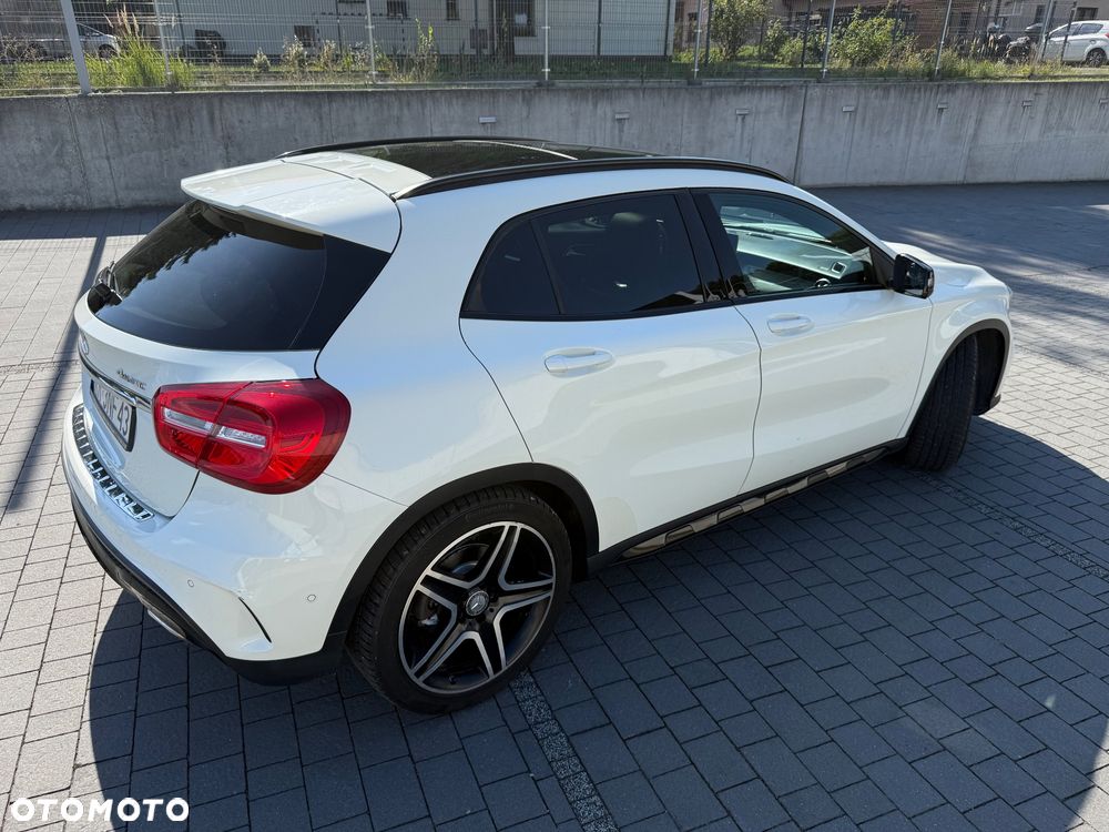 Mercedes-Benz GLA 250 4-Matic AMG Line - 16