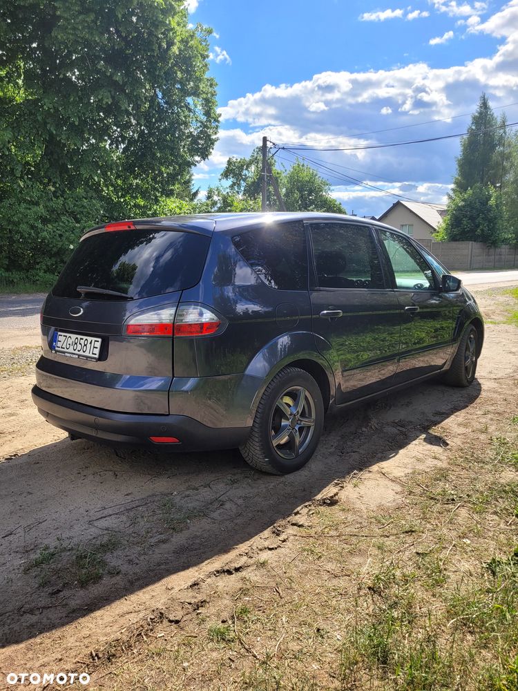 Ford S-Max - 12