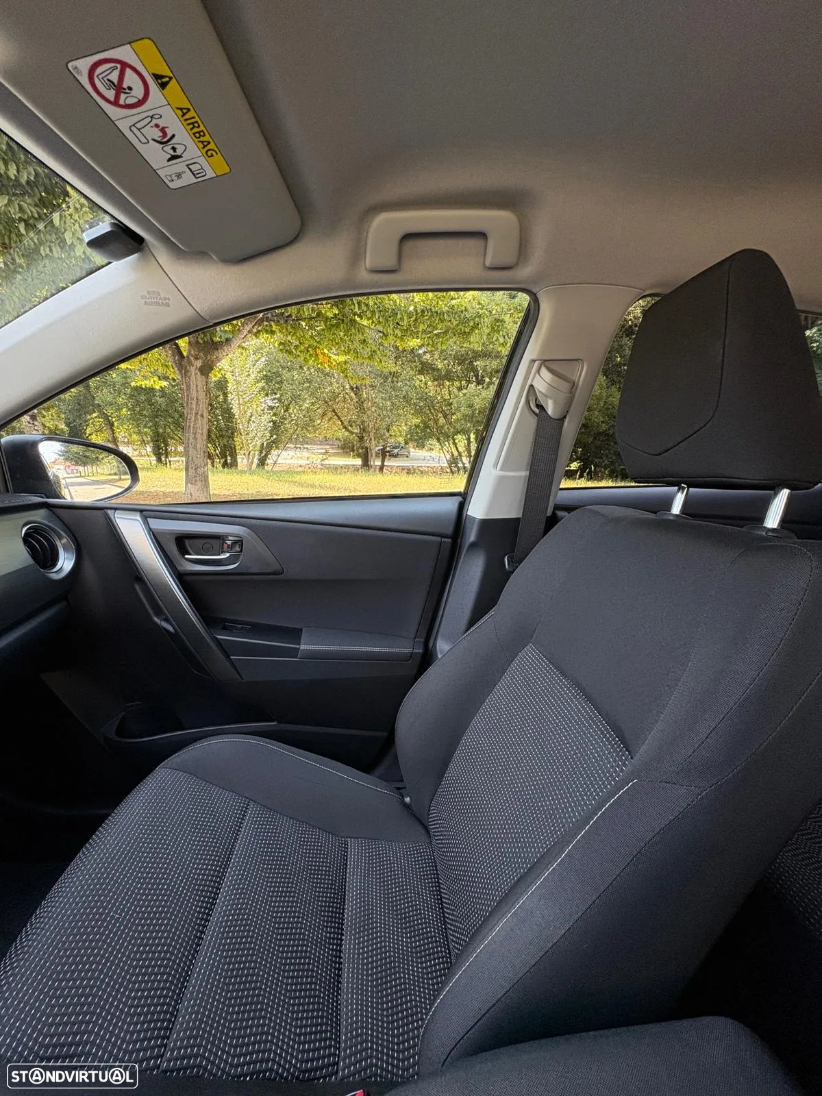 Toyota Auris 1.4 D-4D Com. +P.Sport+Navi - 8