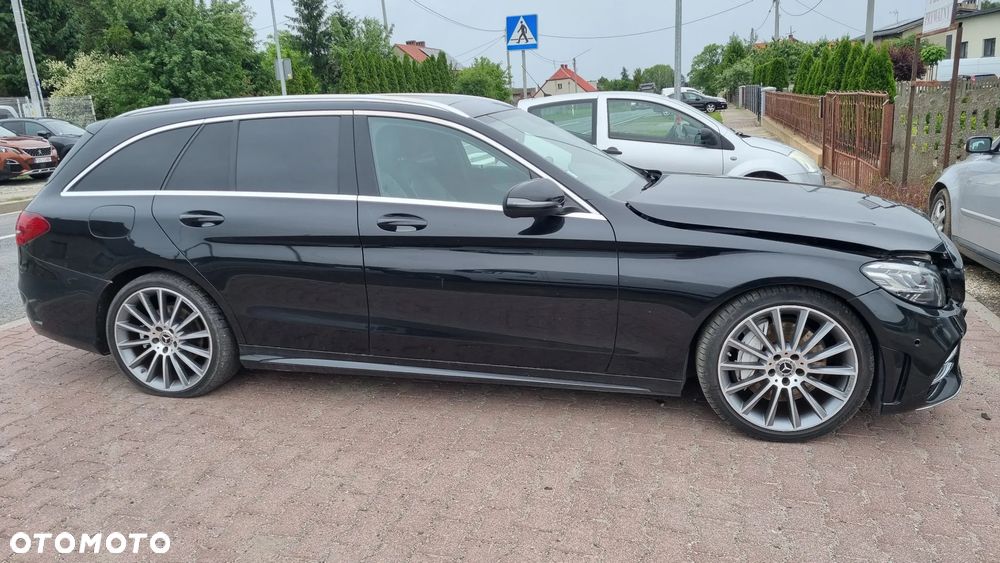 Mercedes-Benz Klasa C 300 9G-TRONIC AMG Line - 2