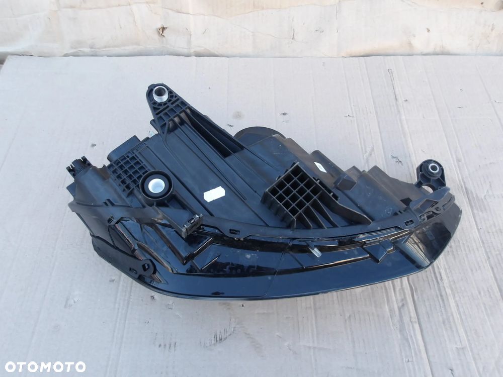 LAMPA LEWY PRZOD AUDI A1 II 82A941003 - 9