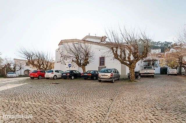 Apartamento Arq Aires Mateus no largo da Igreja de São Pedro de Sintra - Grande imagem: 5/10