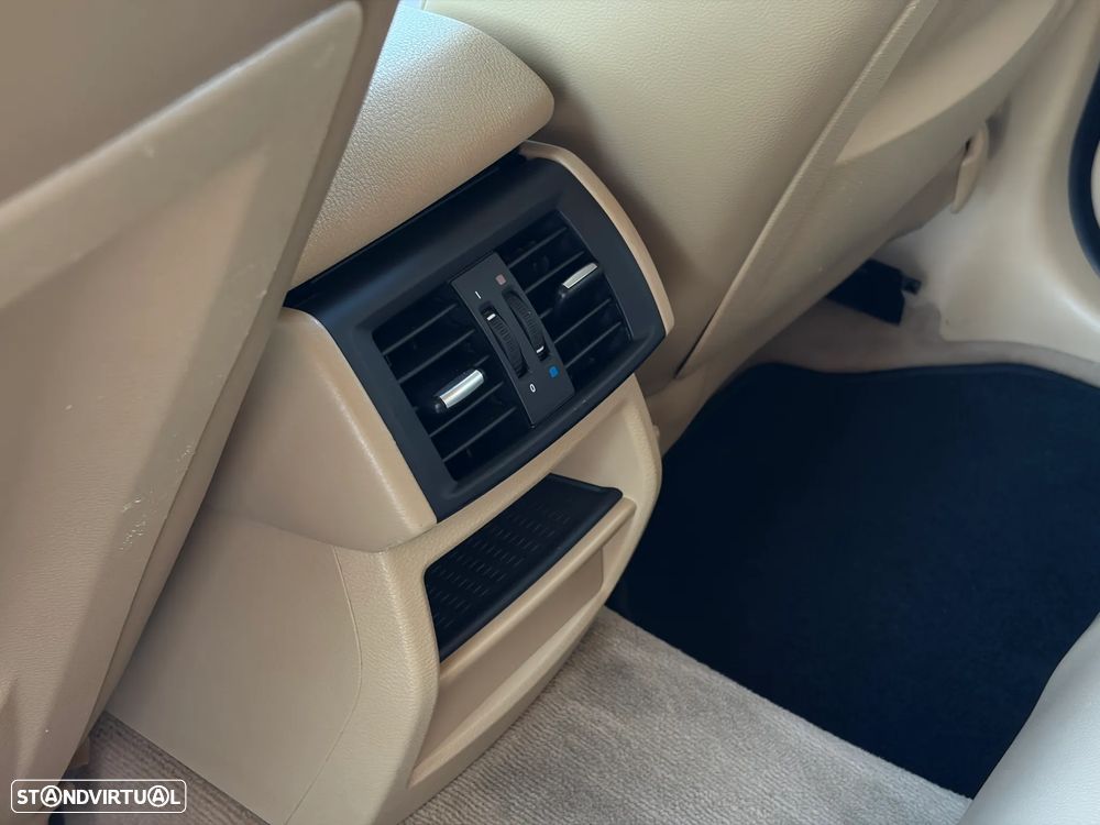 BMW X3 18 d sDrive Auto - 37