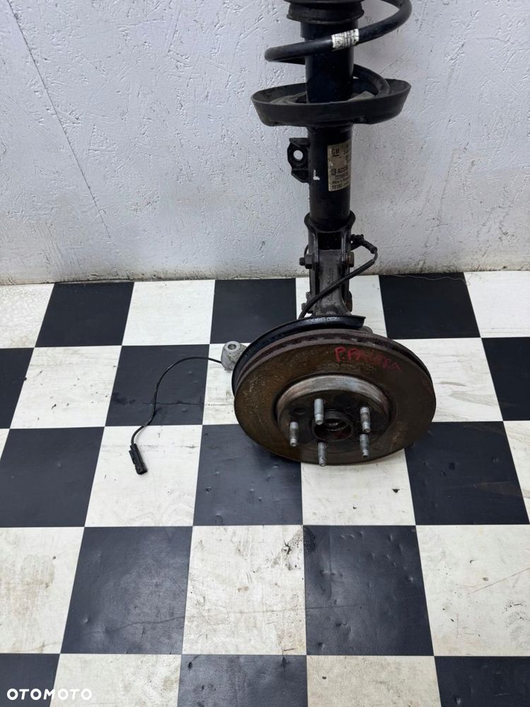 zwrotnica mcpherson prawy przód opel astra k 2015-2019 39039564 1.4 t - 2