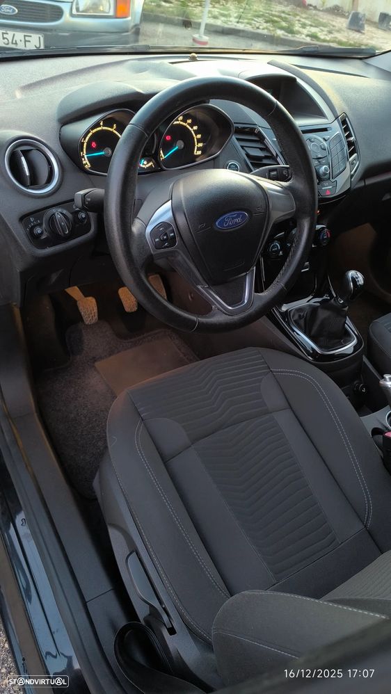 Ford Fiesta 1.0 Ti-VCT Titanium - 31