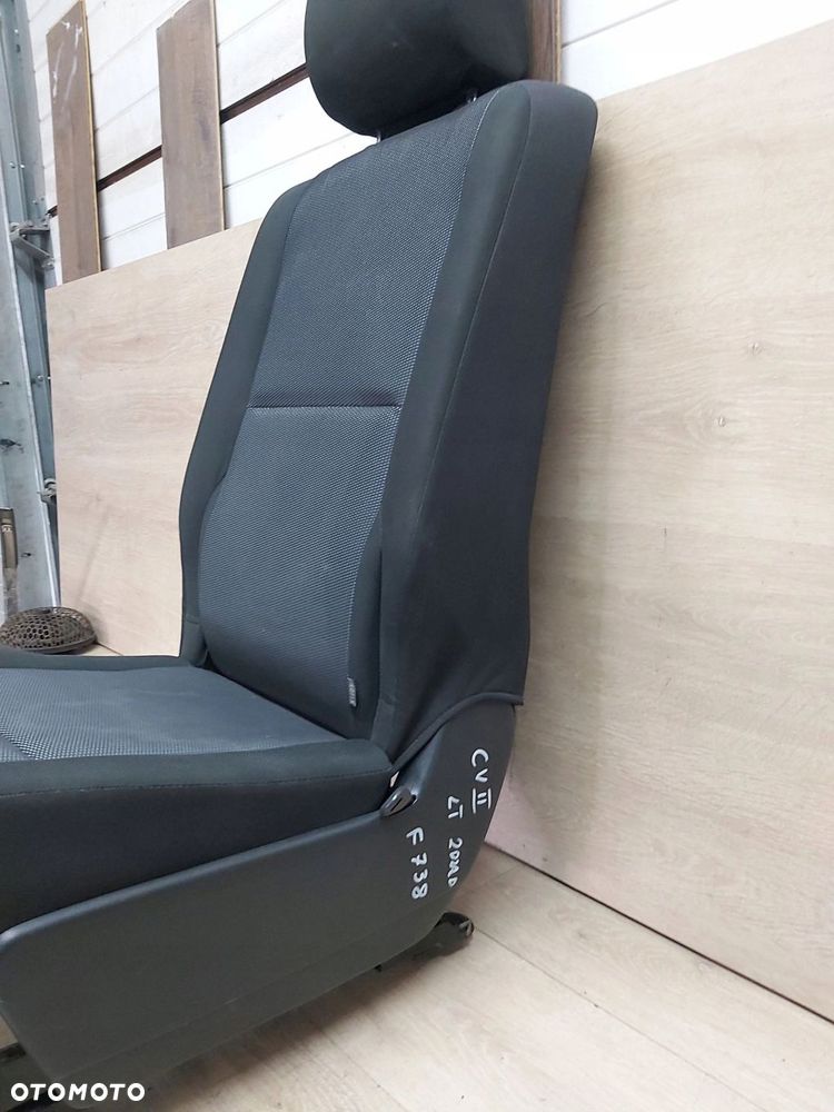 Toyota Corolla Verso II 04-08r fotel LEWY tył tylny 2 II rząd rączka - 2